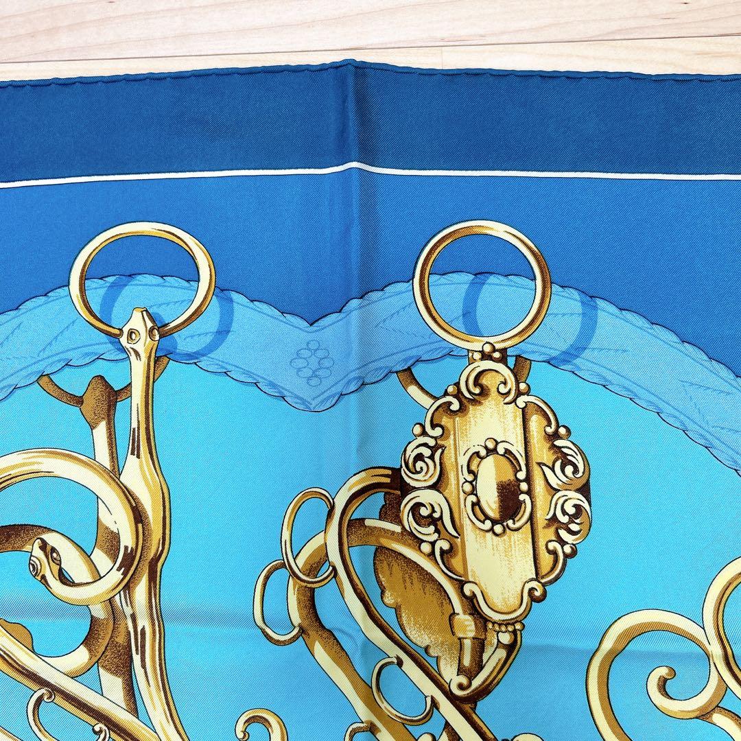 HERMÈS エルメス カレ90リフト・プロフィール（Lift Profile）