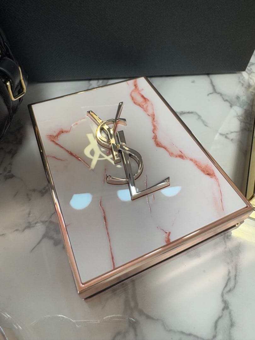 クチュール ミニ クラッチ ＜コレクター＞ 825 バーニング デザイア 限定色