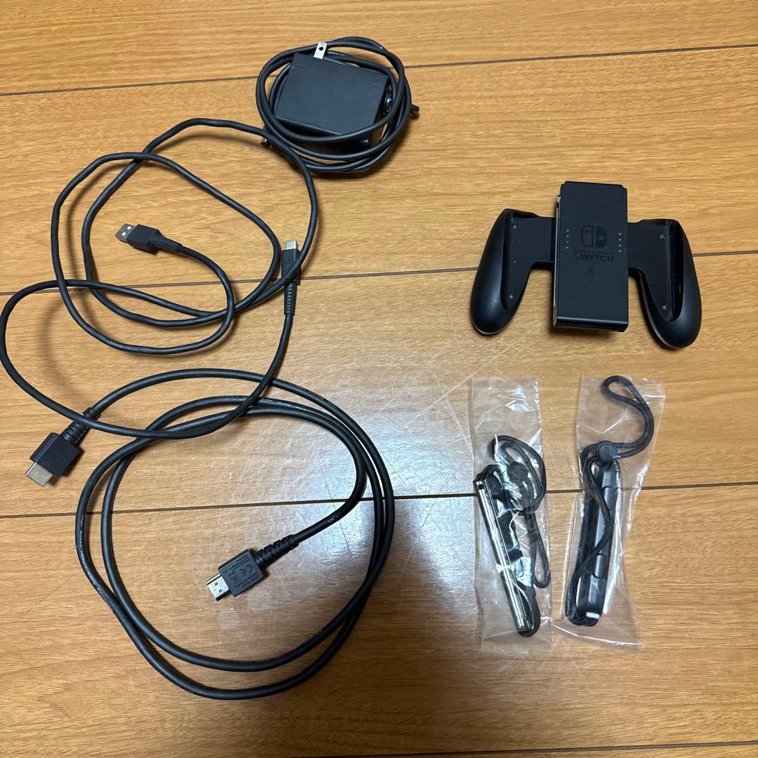 ☆無欠品・美品 ☆ Nintendo Switch本体 SDカード・保管ケース付