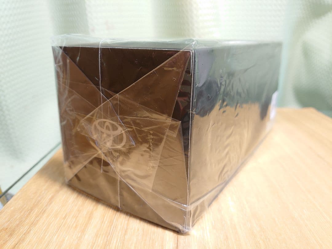 美品【新品】ハリアー　ホワイト　カラーサンプル　ミニカー