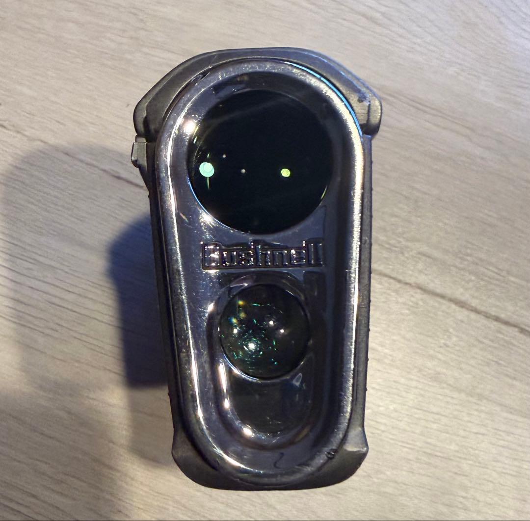 Bushnellのゴルフ用距離計PRO X3 黒色表示