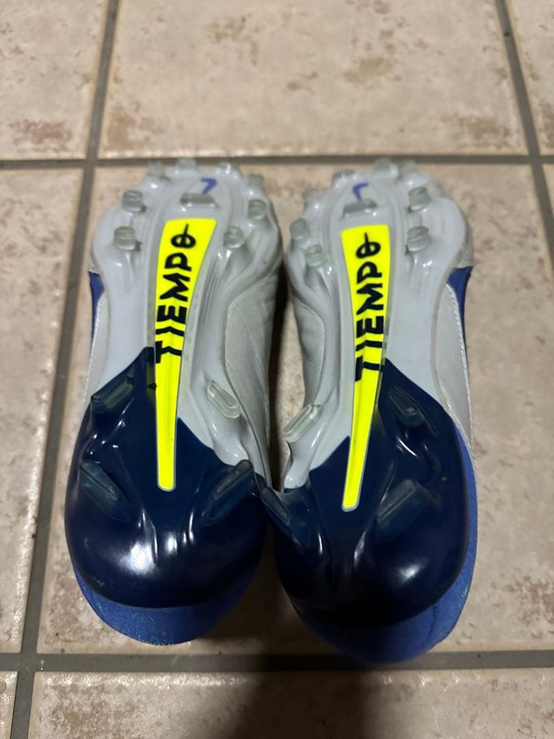 ナイキティエンポレジェンド9FG（グレーフォグ✖️ボルト）